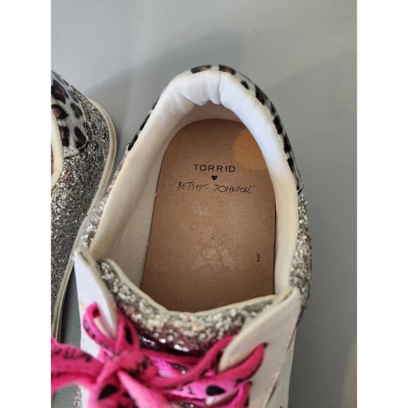 Torrid Betsey Johnson Sneakers Size 10W Silver Glitter Distressed Star - Picture 4 of 9